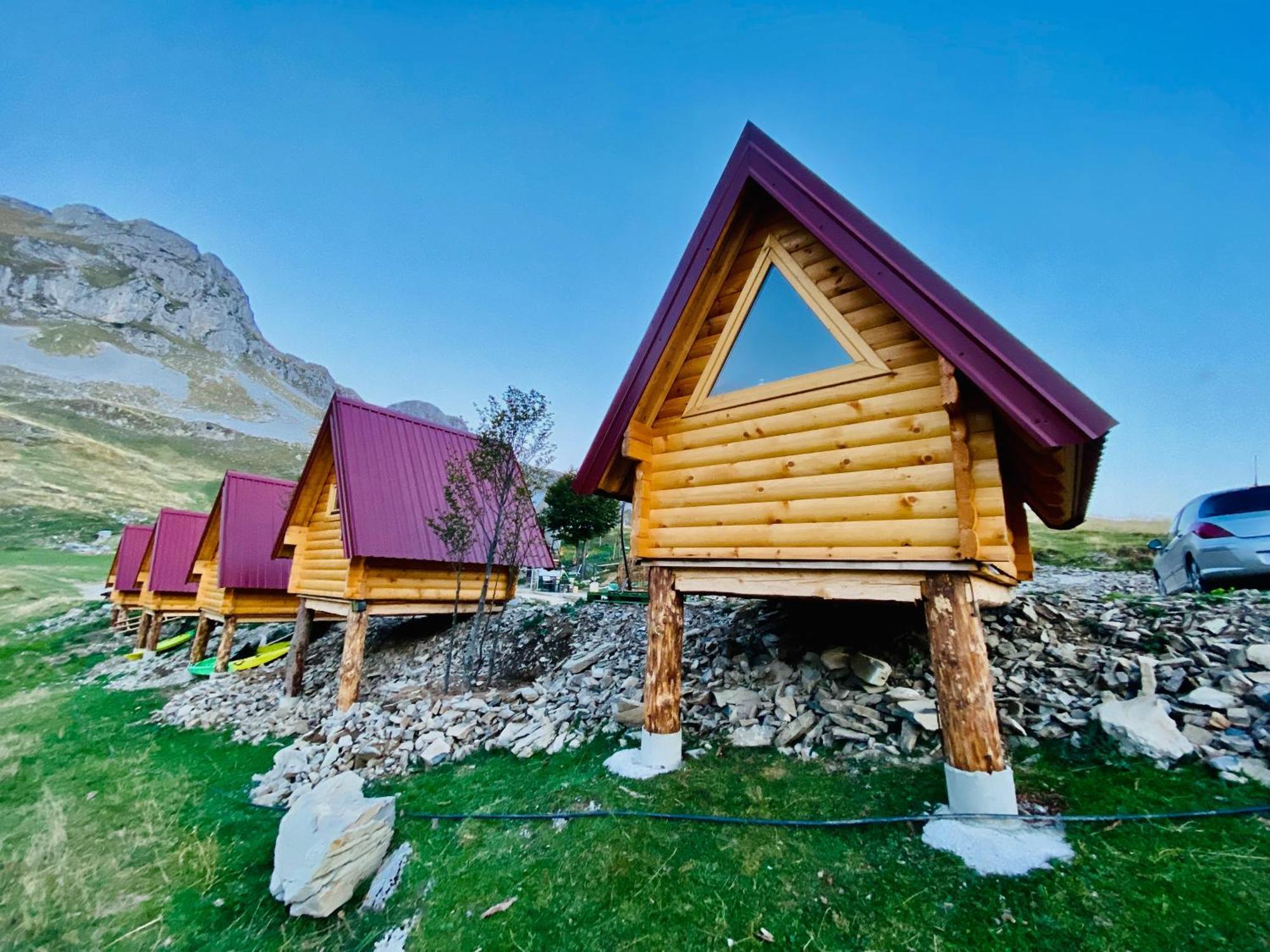 Kapetanovo Jezero Bungalov Bed and Breakfast Podgorica Exteriör bild