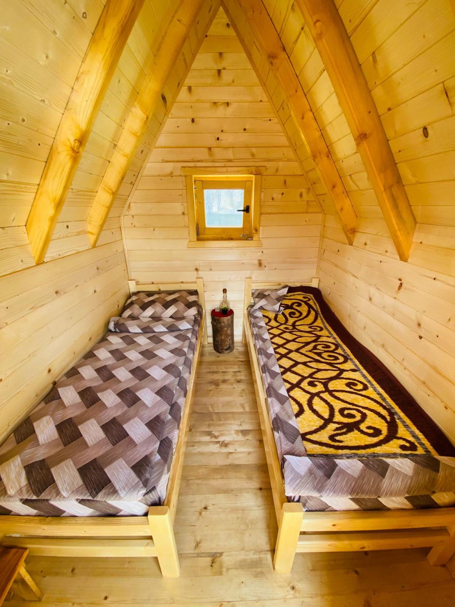 Kapetanovo Jezero Bungalov Bed and Breakfast Podgorica Exteriör bild